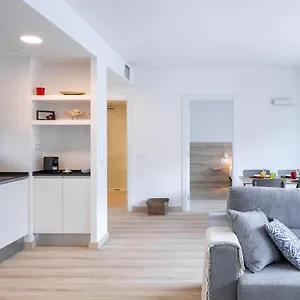 https://apartaments-la-rosella.topcostabravahotels.com